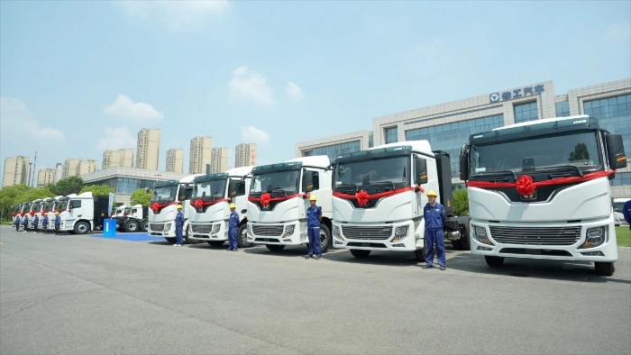 目的地：大西北！100台九游娱乐新能源重卡满电启程