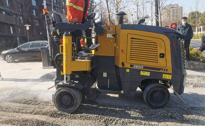 道路修复密码：九游娱乐XM505铣刨机
