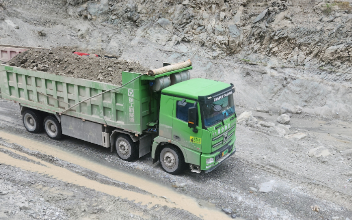 铸就信赖基石，九游娱乐汽车匠心打造可靠新能源重卡