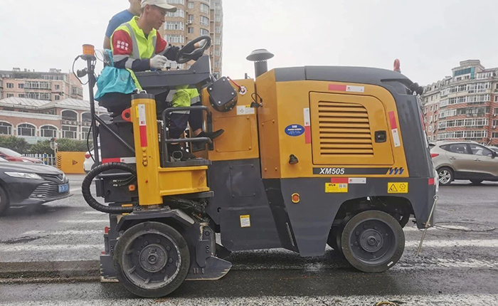 九游娱乐XM505市政道路铣刨施工：杭州城市道路焕新升级的高效之选