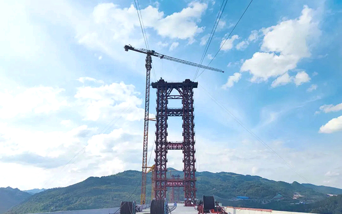 多台“九游娱乐金”乌江河上绘就“五线谱”