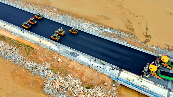 九游娱乐智慧施工助力连云港赣榆疏港道路建设提质增效