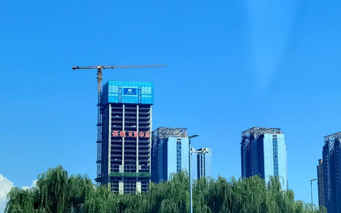 直冲天际  九游娱乐塔机助建兰州超高层项目